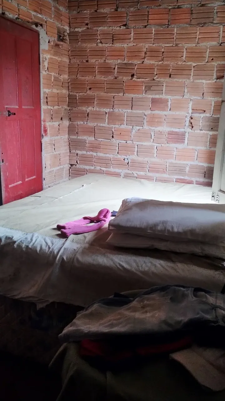 Vendo uma casa em fase de construção no bairro novo horizonte.