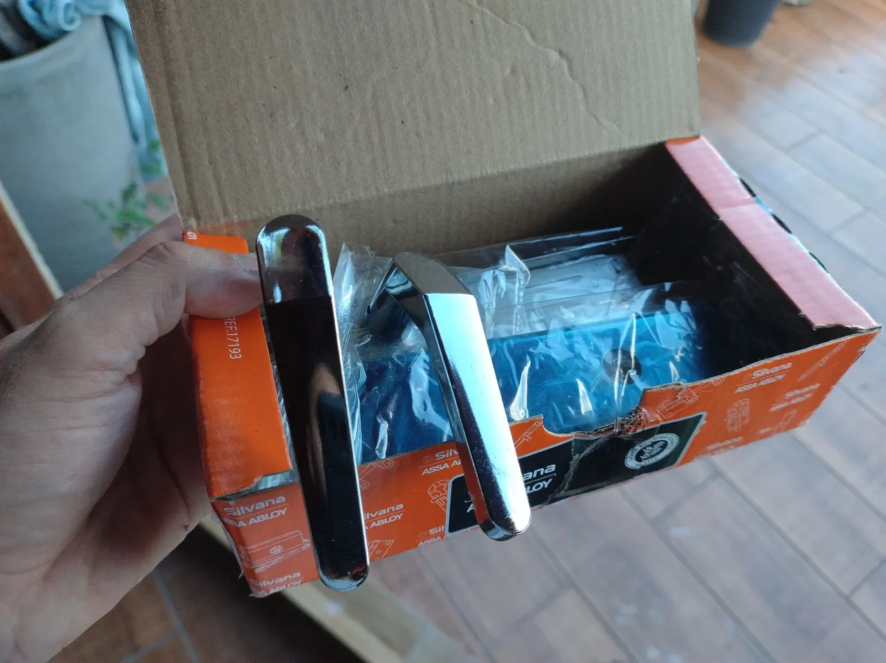 Puxadores para portas banheiro- Silvana