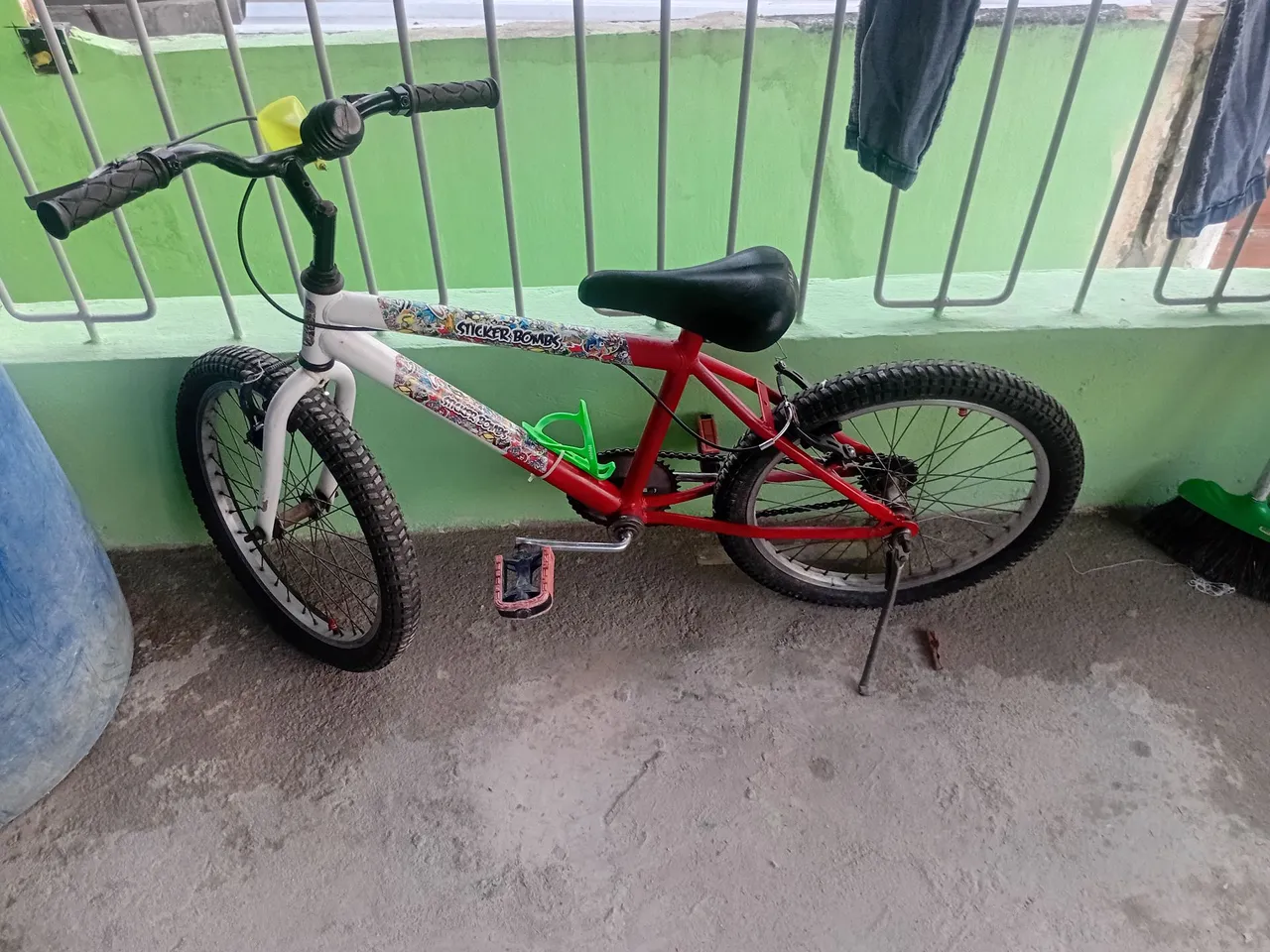 Bicicleta BMX Infantil Vermelha