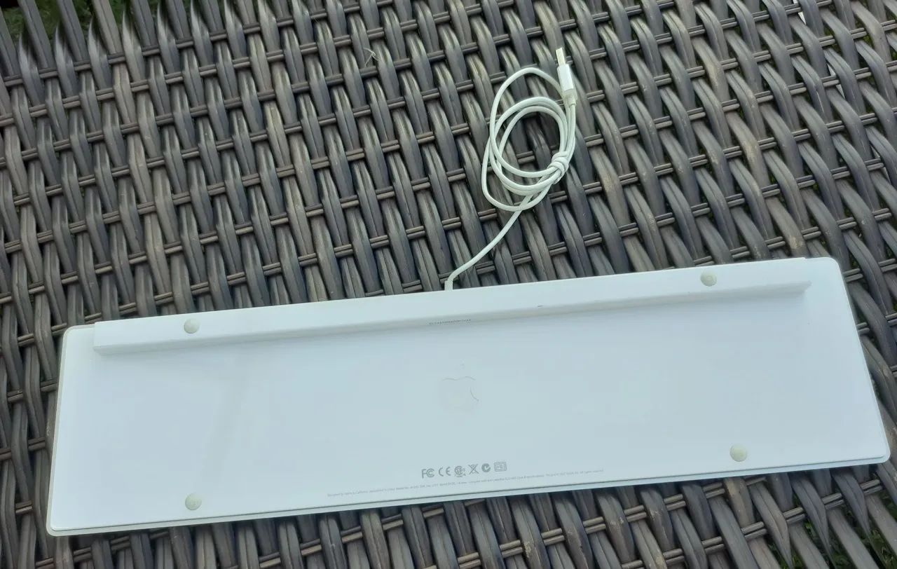 Teclado Apple alfanumérico, qwerty em perfeito estado!64617597868163121