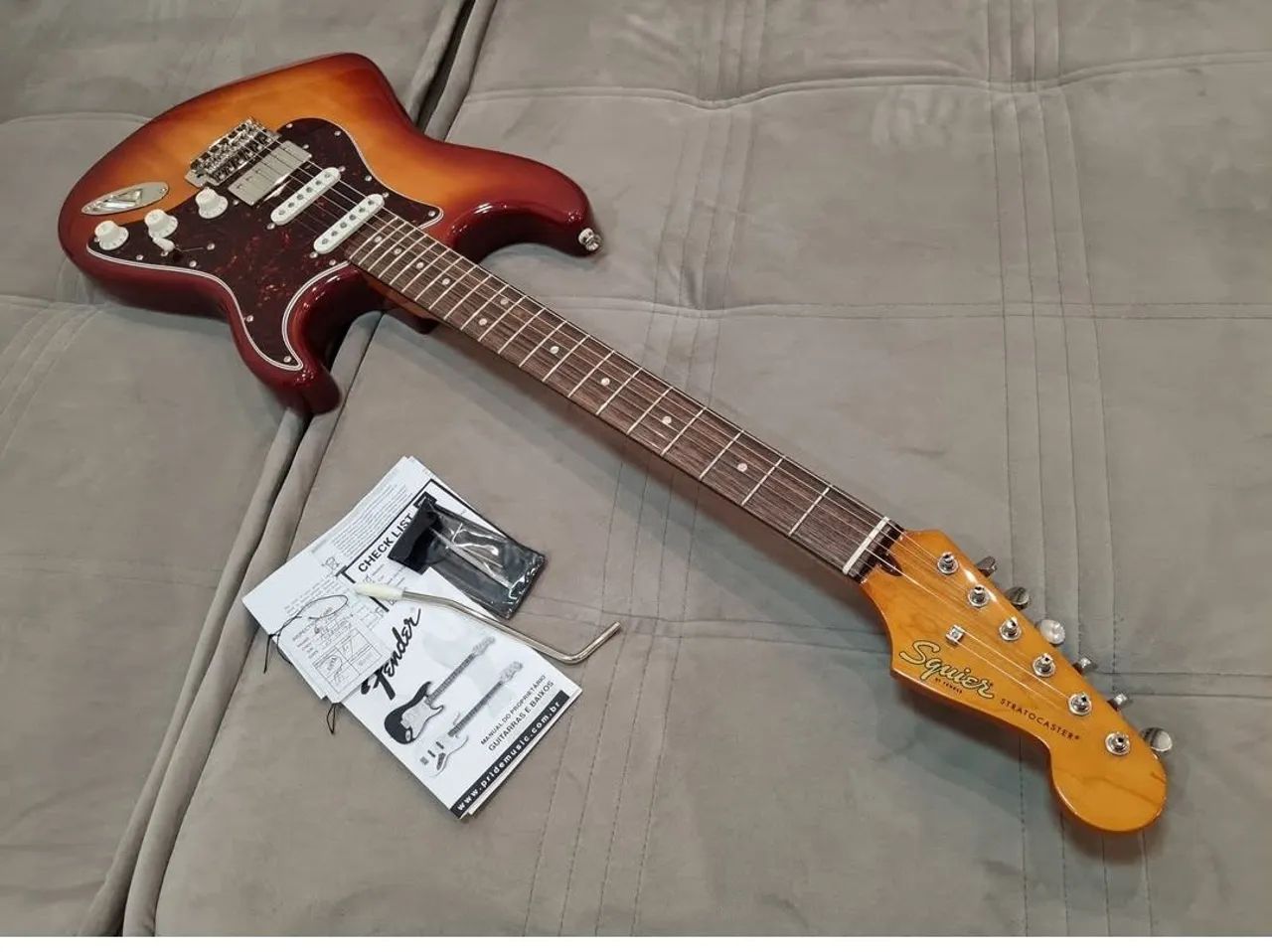 Guitarra Squier Classic Vibe 60 Limited Edition Hss 2024 - Foto 4