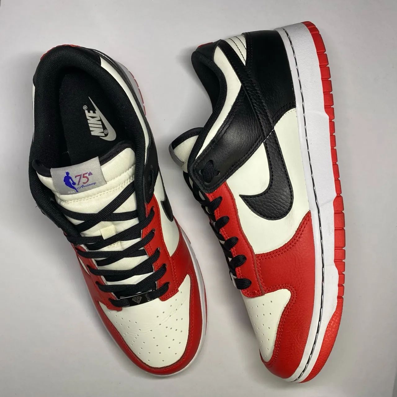 Nike Dunk Low NBA Chicago tamanho 44 - Foto 3