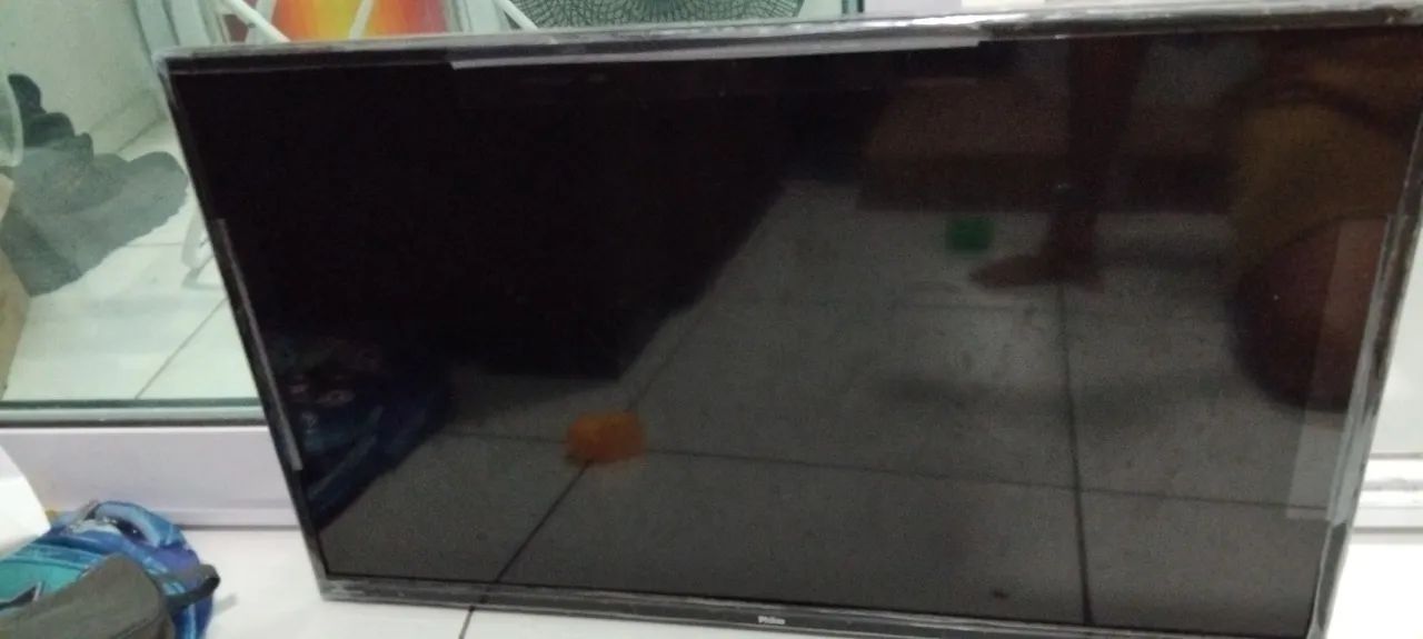 Philco 32-inch TV, defective, read the description!64595540235905120