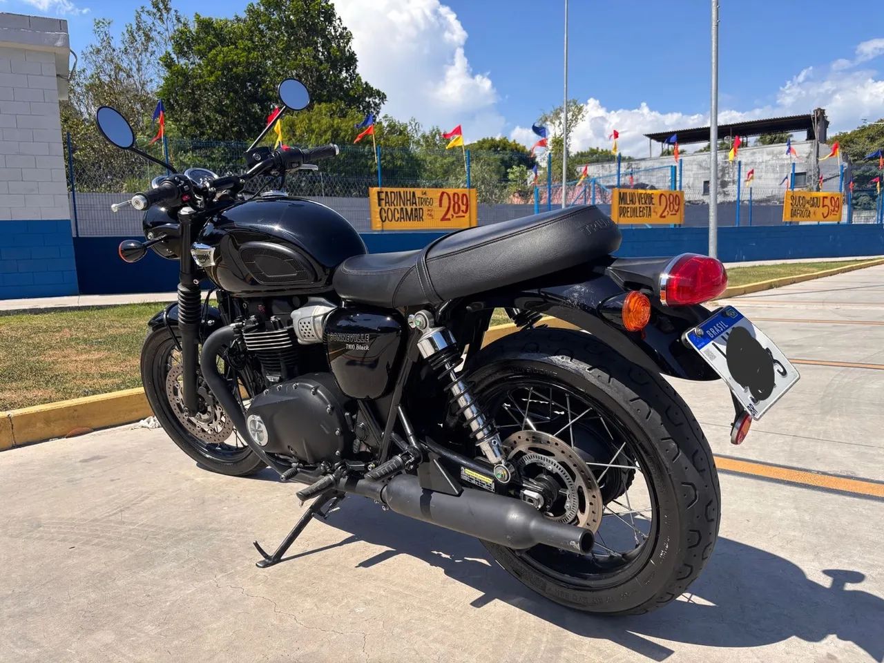 Triumph T100 Black - Foto 2