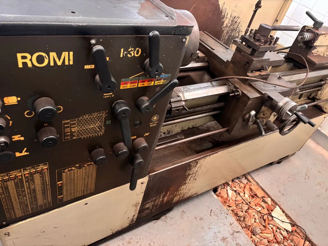 Torno Romi I-30