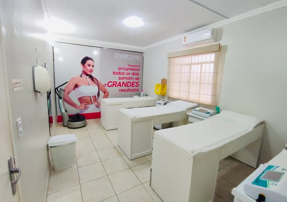 Imóvel Comercial Adrianópolis ( 6 Salas )