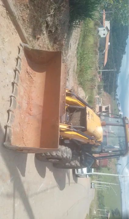 Retroescavadeira JCB Usada 2011 4x4 - Foto 4