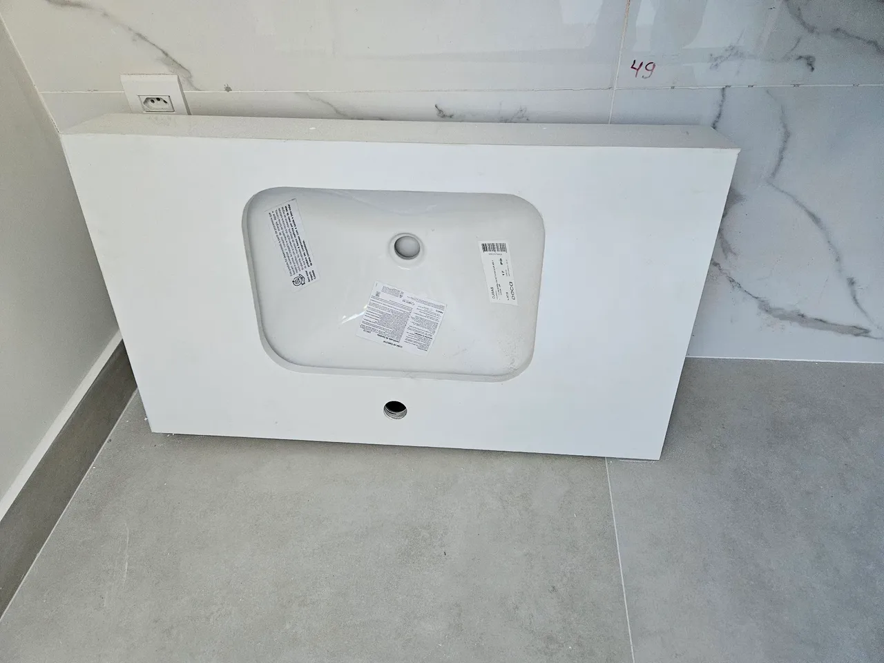 Vendo cuba de banheiro no Quartzo branco de embutir