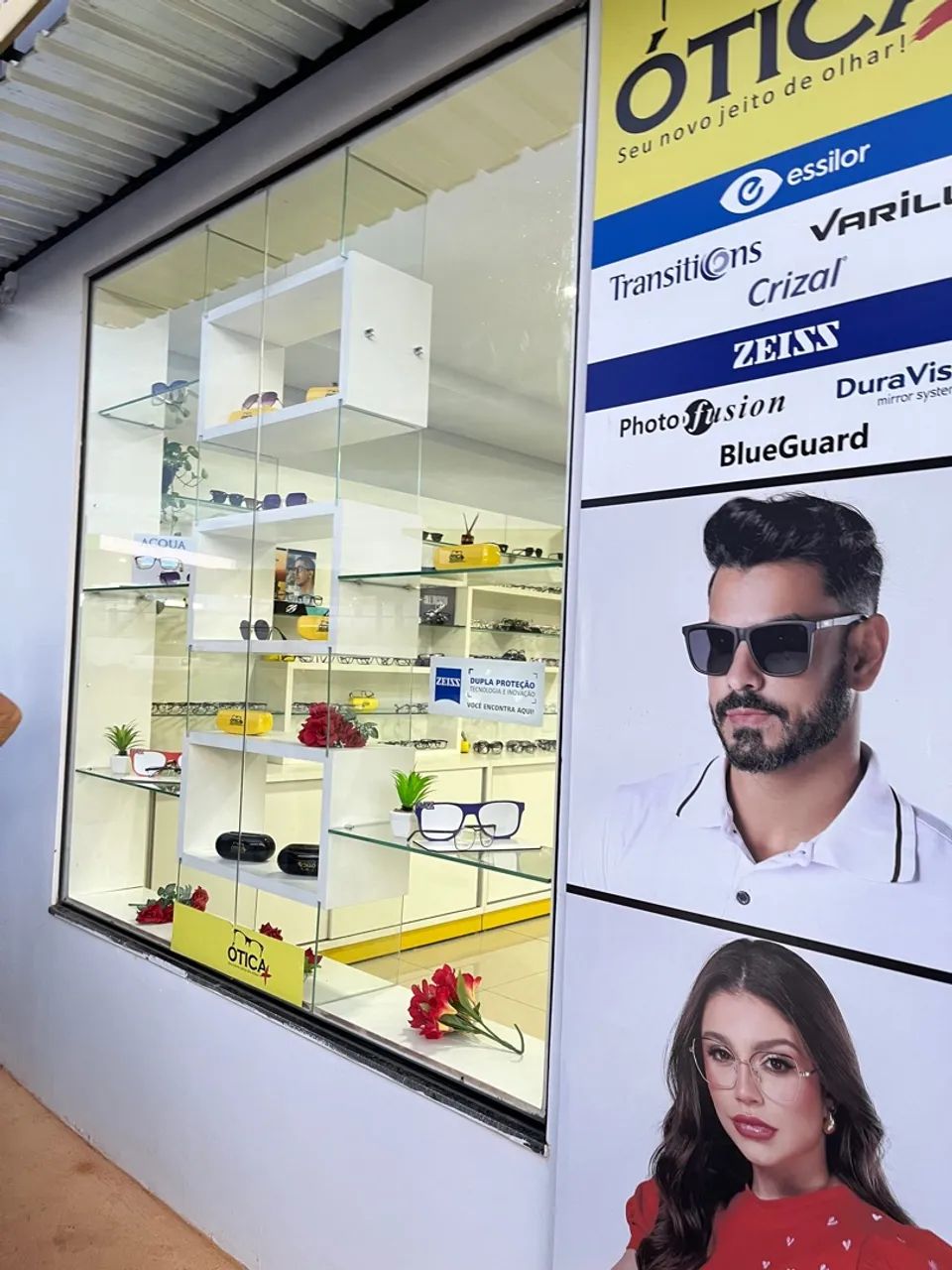 Vitrine Ótica em ótimo estado