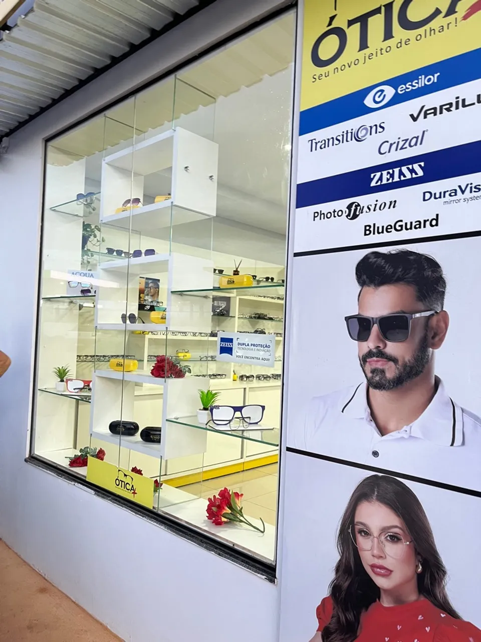 Vitrine Ótica em ótimo estado