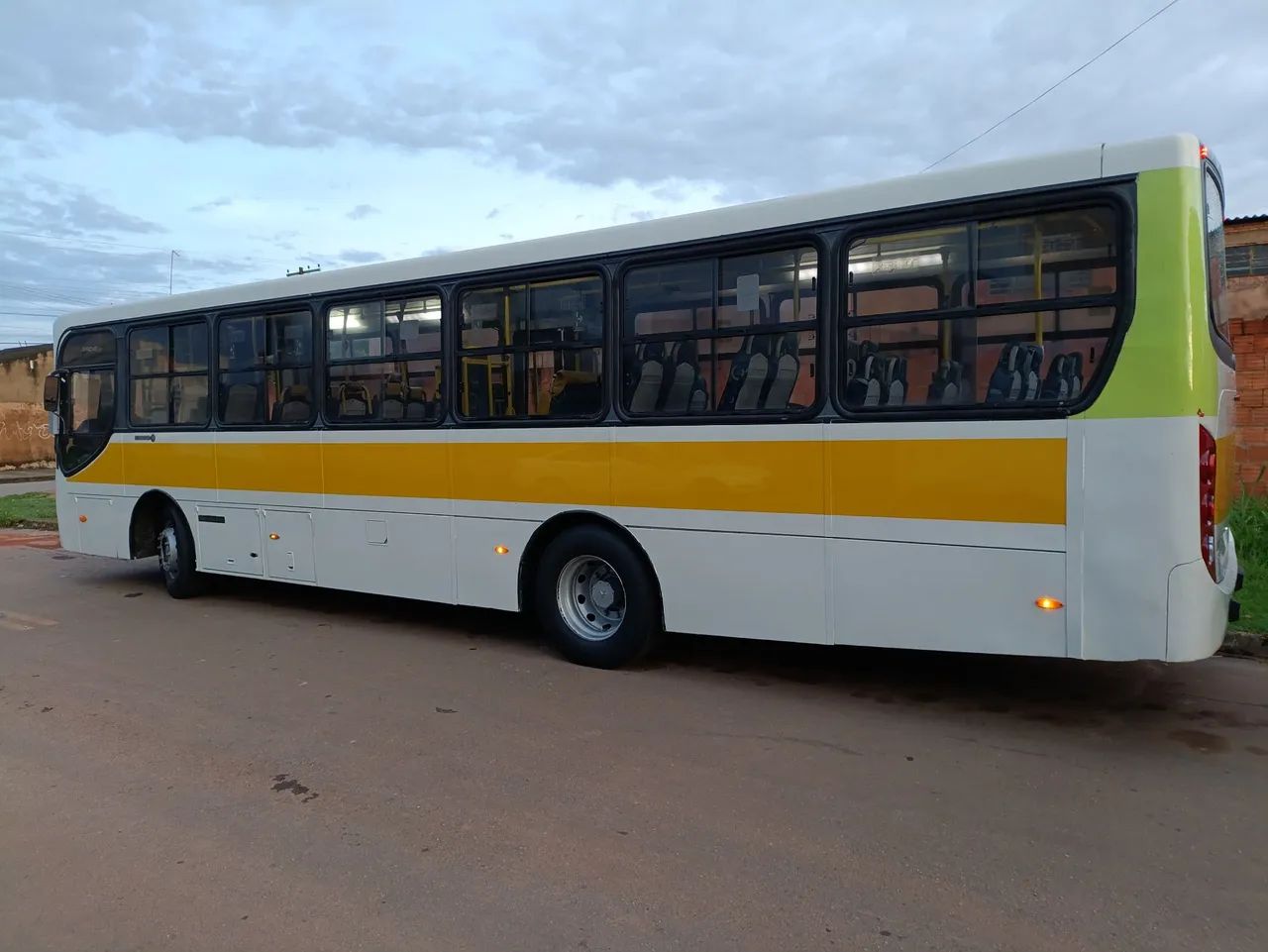 Ônibus Escolar em Ótimo Estado - Foto 3