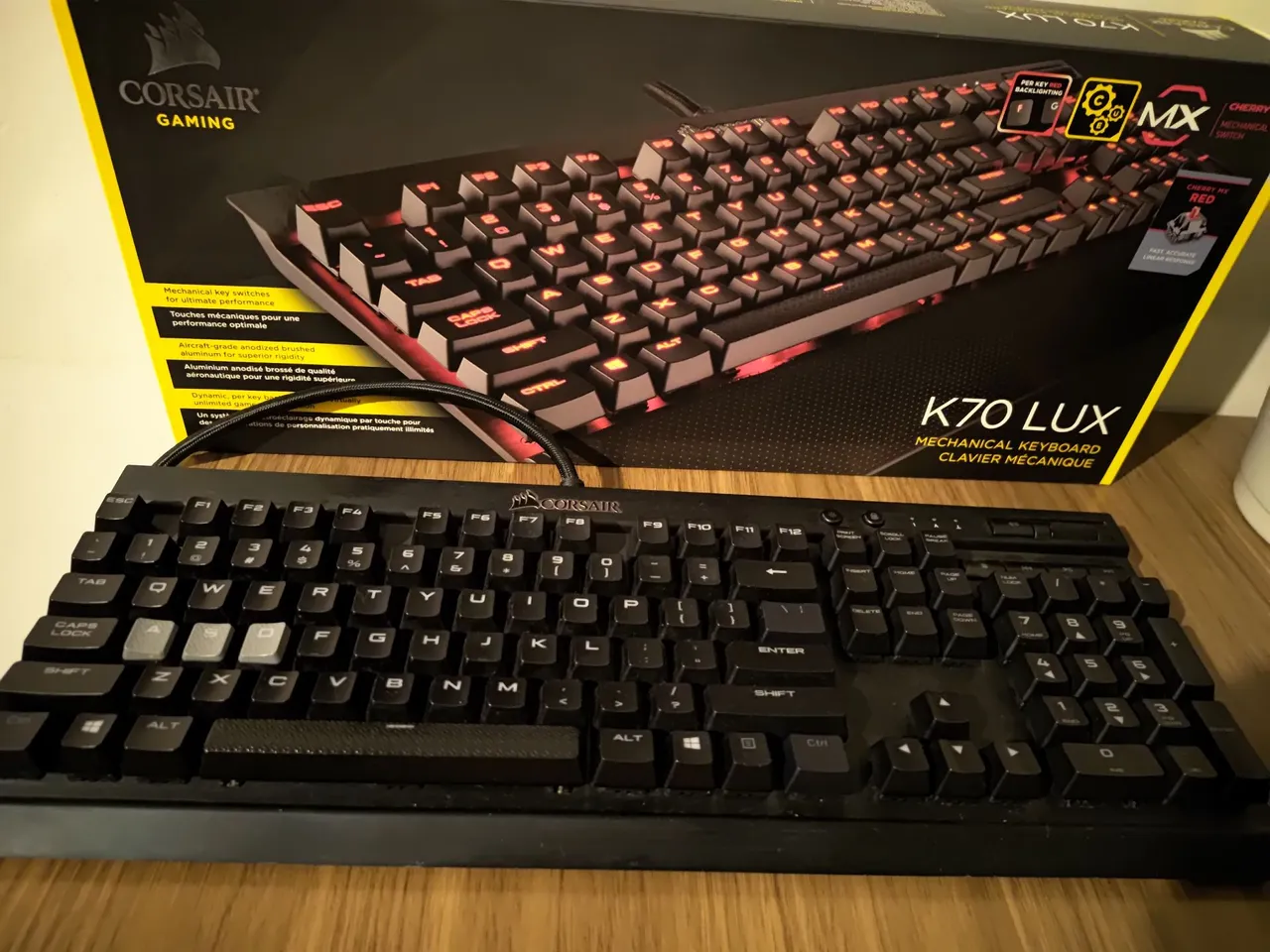 Teclado Mecânico Gamer Corsair K70 LUX Usado