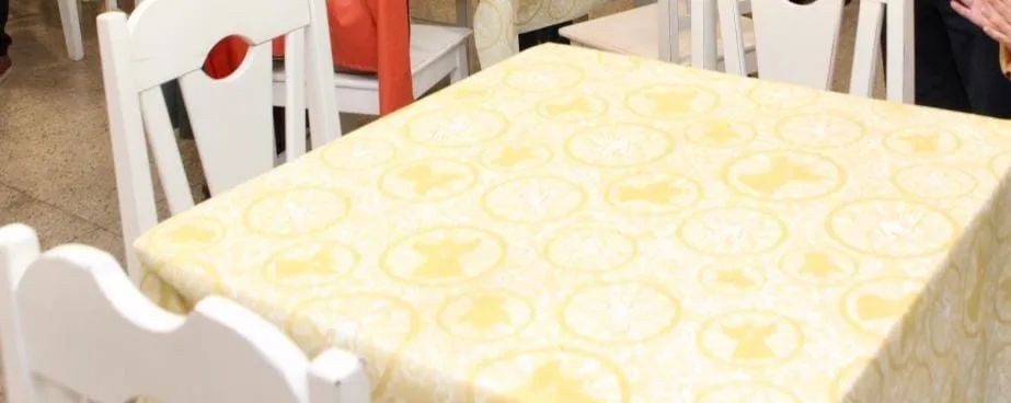 Kit Toalhas de Mesa para Festa-com Desenho Religioso - Foto 3