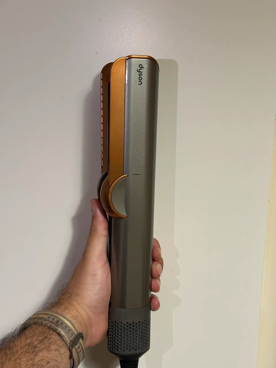 Dyson Airstrait