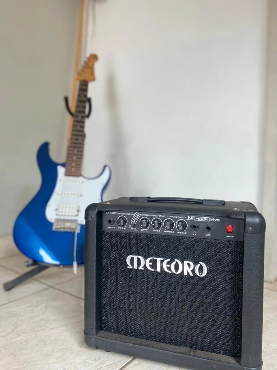 Guitarra Yamaha  - Foto 2