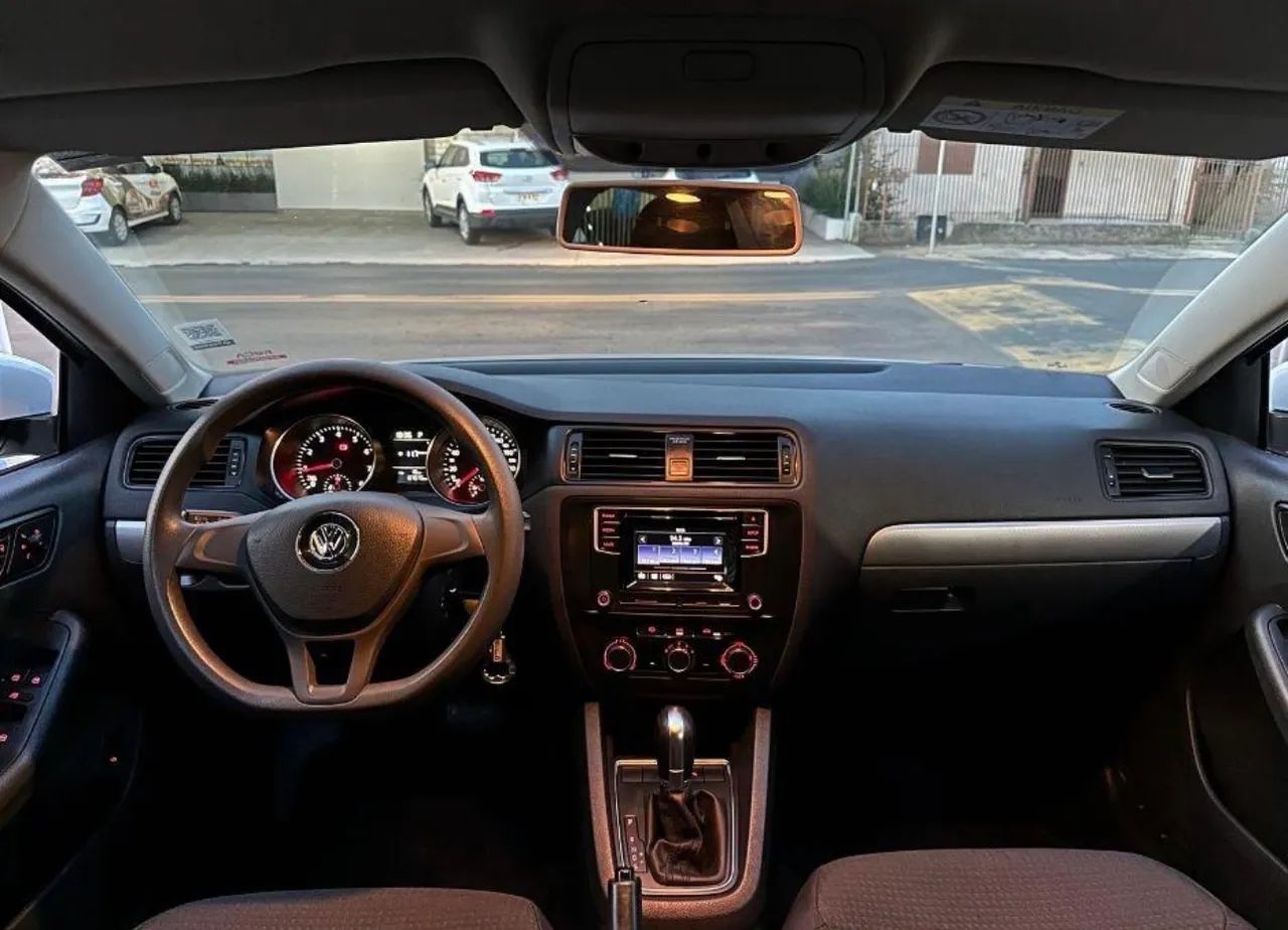 Volkswagen Jetta Trendline 1.4 TSI 16V 4P Aut. 2016 - Foto 2