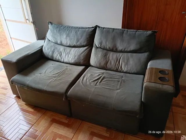 Sofá de dois lugares em bom estado - Foto 2