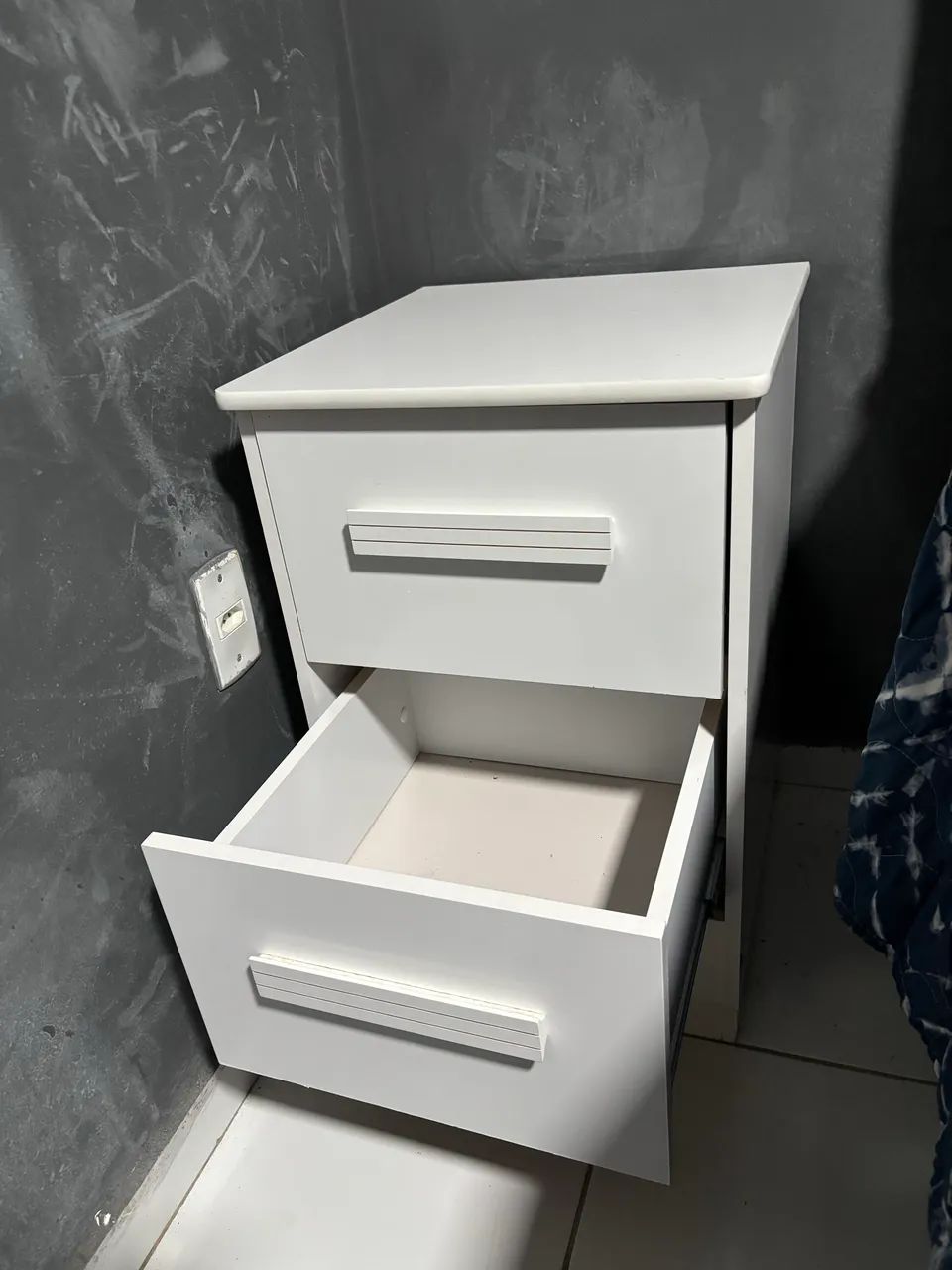 Mesinha de cabeceira