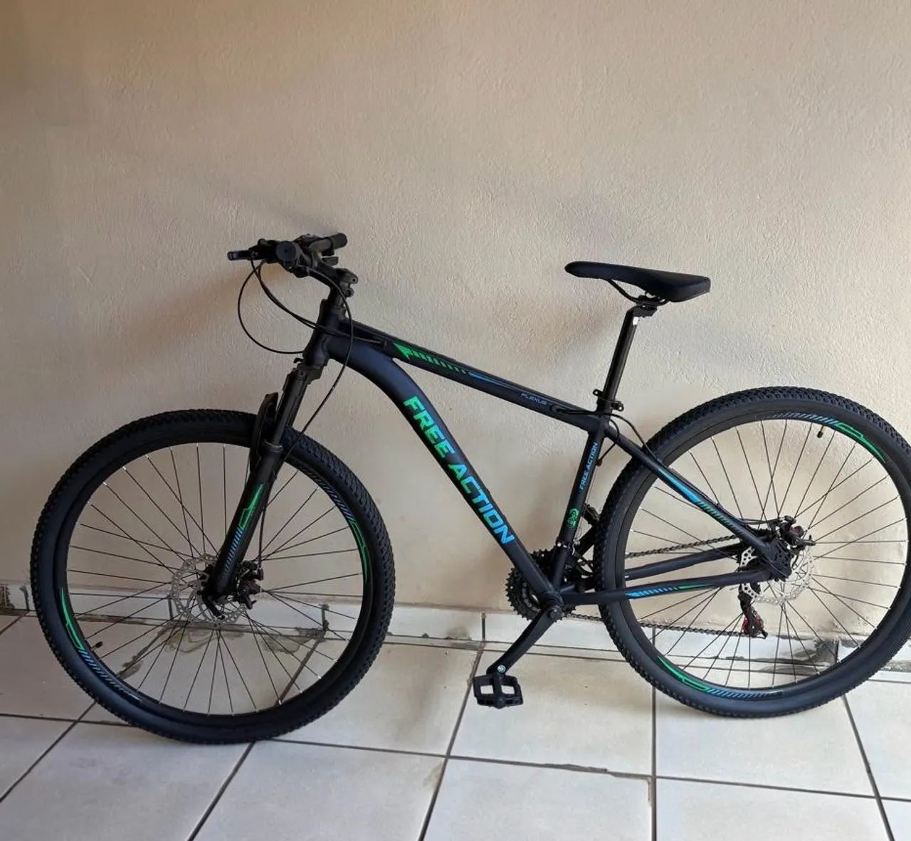 Bicicleta Free Action Flexus Aro 29 - 21V e Freios a Disco - Foto 4