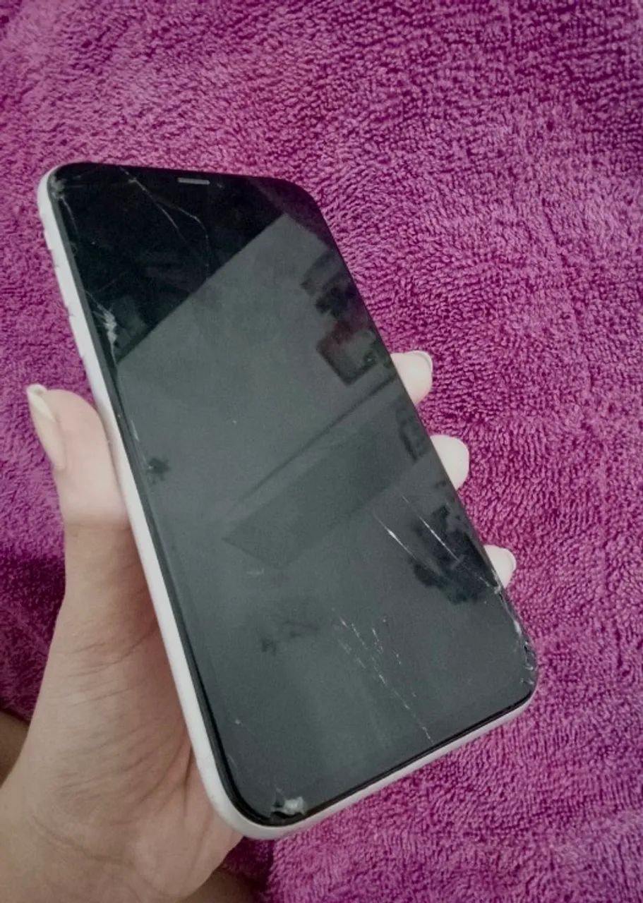 iPhone XR 128g Branco  - Foto 3