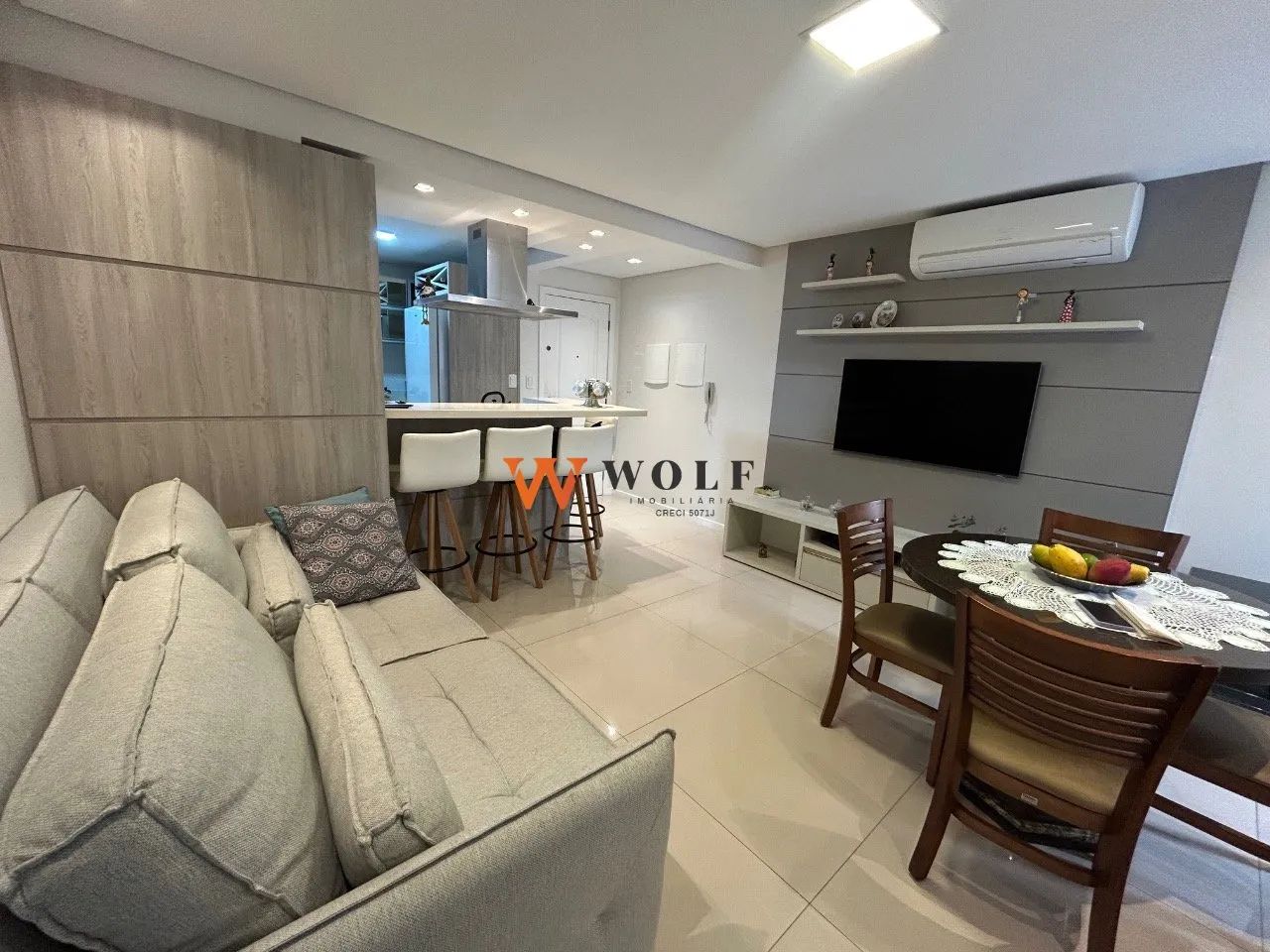 Apartamento à venda 3 dormitórios (1 suíte), 100% MOBILIADO com 90m2 - Balneário, Florianó