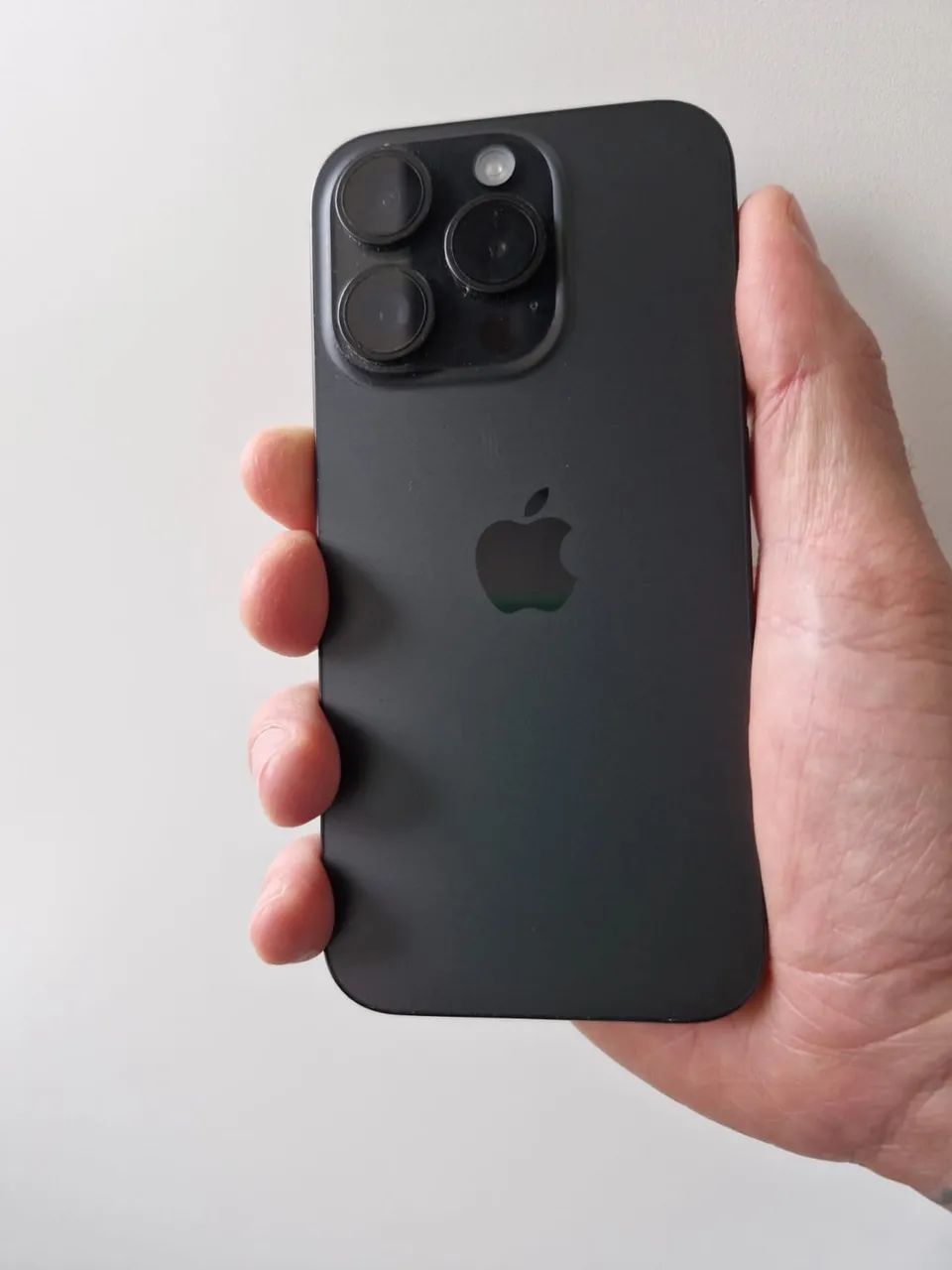 Apple iPhone 15 Pro - Usado com caixa