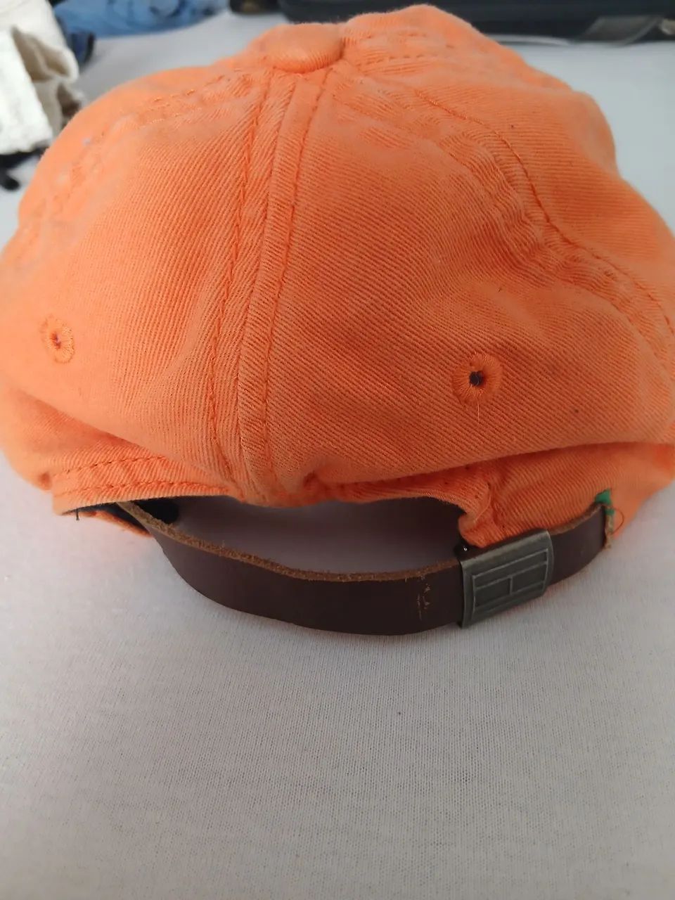 BONÉ TOMMY HILFIGER LARANJA ORIGINAL FECHO EM COURO RELÍQUIA  - Foto 2