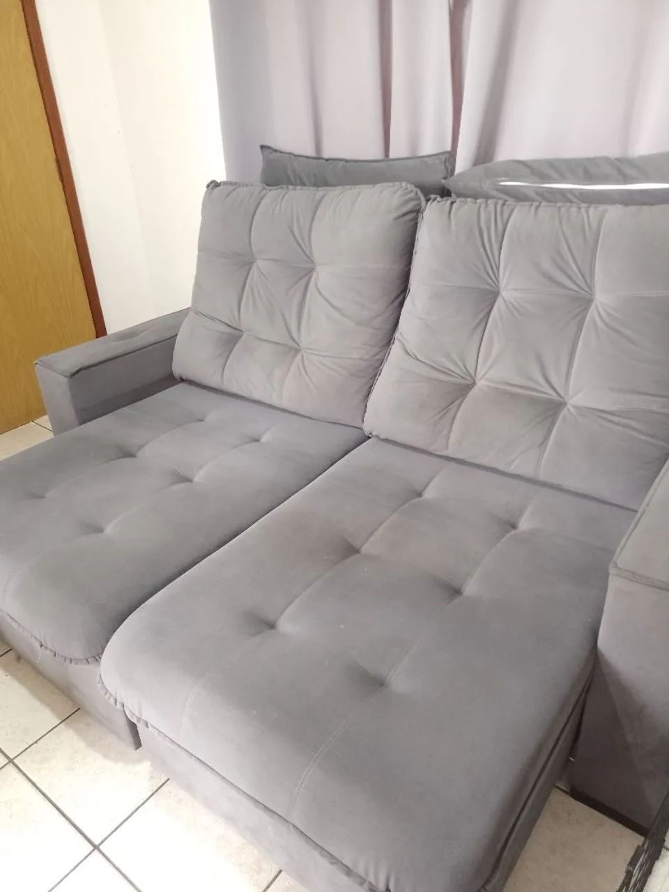 Sofá cinza 3 lugares Reclinável e retr átil  - Foto 2