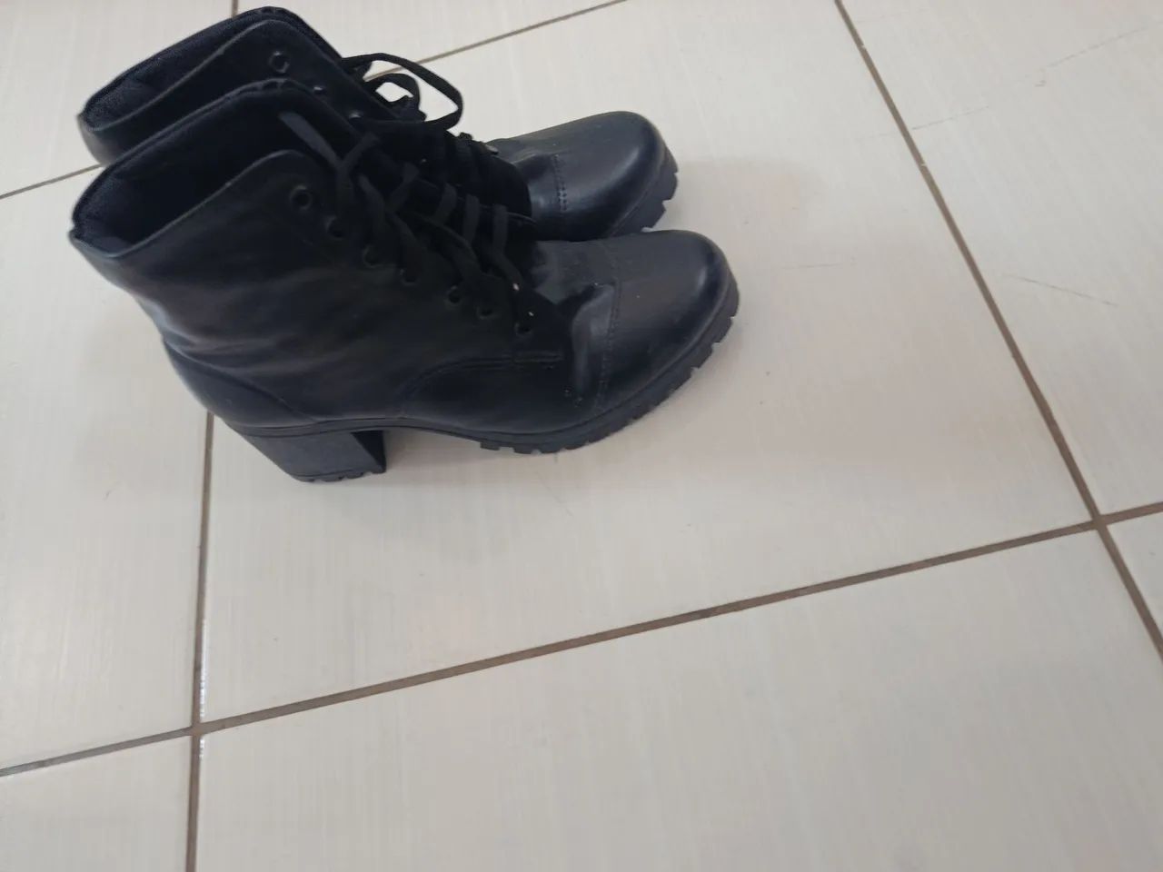 Bota usada uma vez - Foto 3
