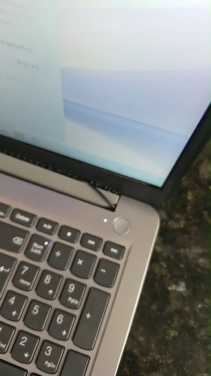 Lenovo IdeaPad 1 15AMN7 - Foto 2