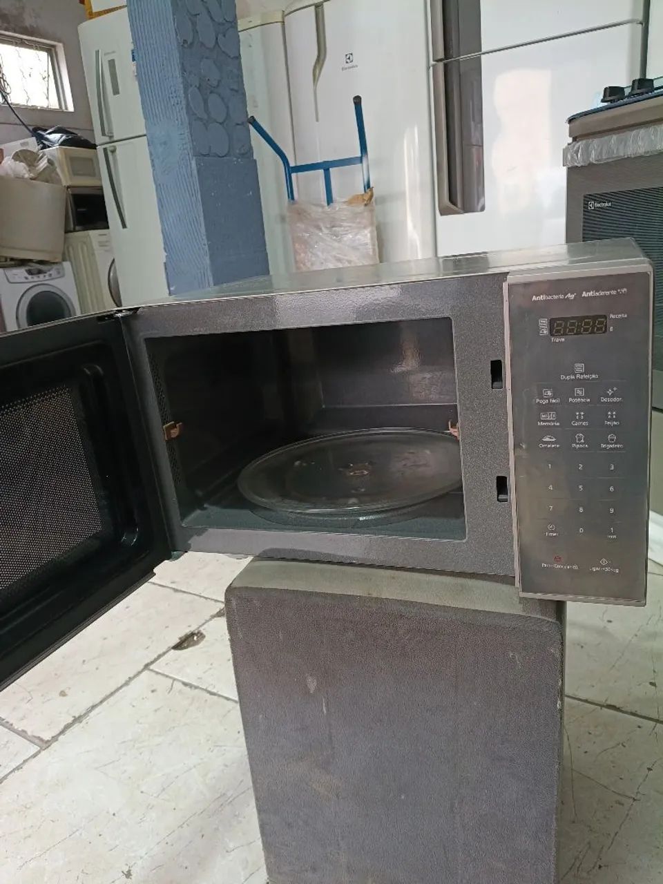 Microondas Panasonic SEMINOVO 21L 127v - Foto 2