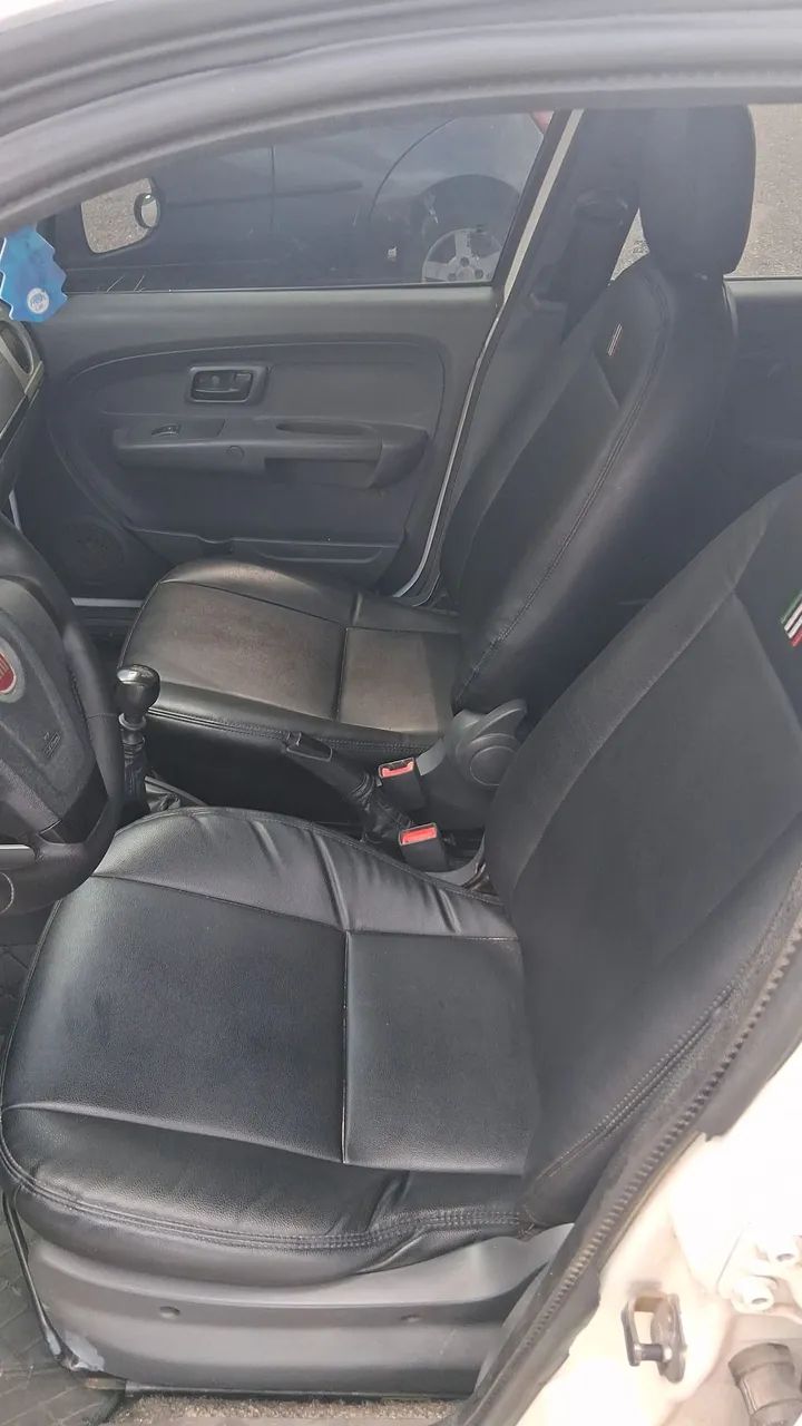 Fiat Palio Celebration 1.0 Fire Flex 8V 4P 2014 - Foto 5