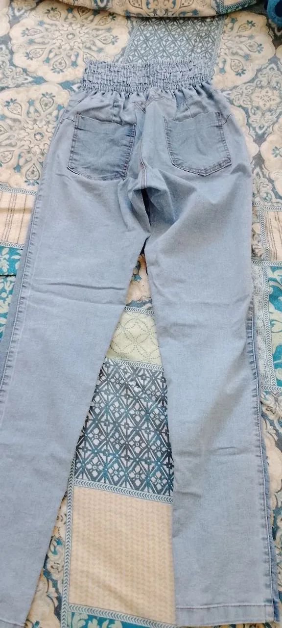 Calça jeans aperta cintura e levanta bumbum!