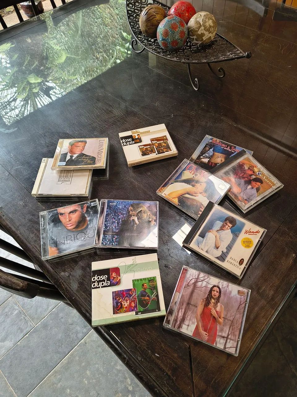 Conjunto com CDs diversos