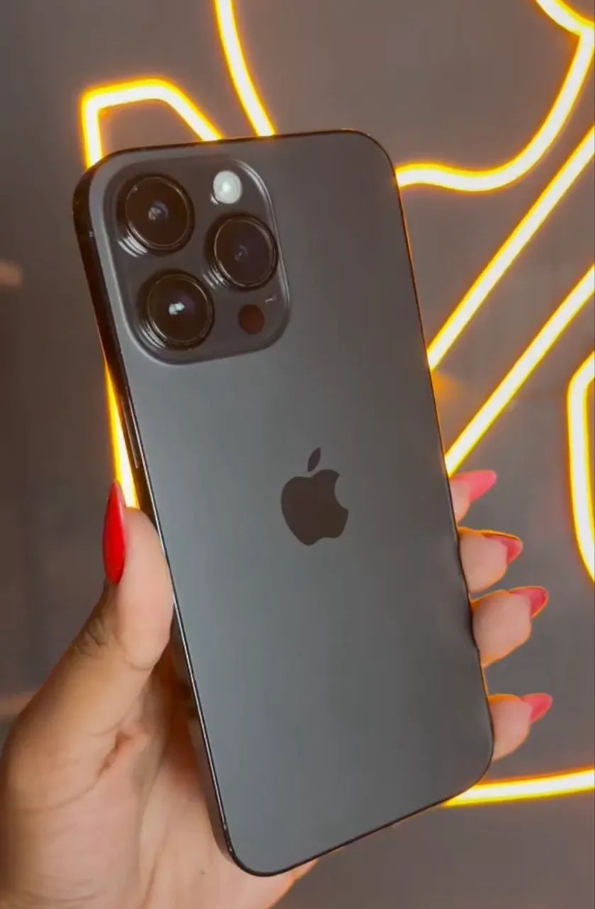 Vendo iPhone 15 pro com caixa 