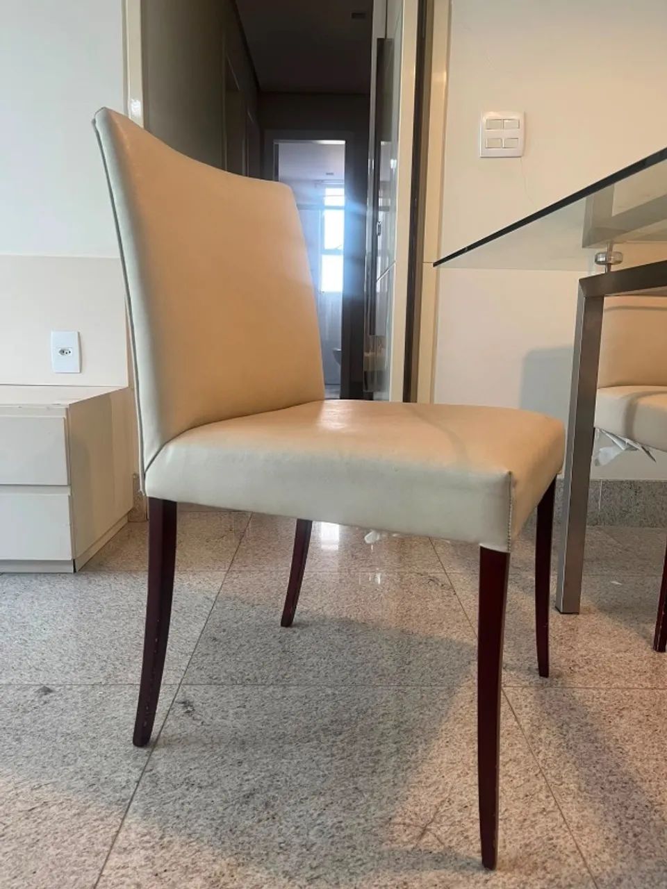 Mesa de jantar de vidro com 4 cadeiras  - Foto 2