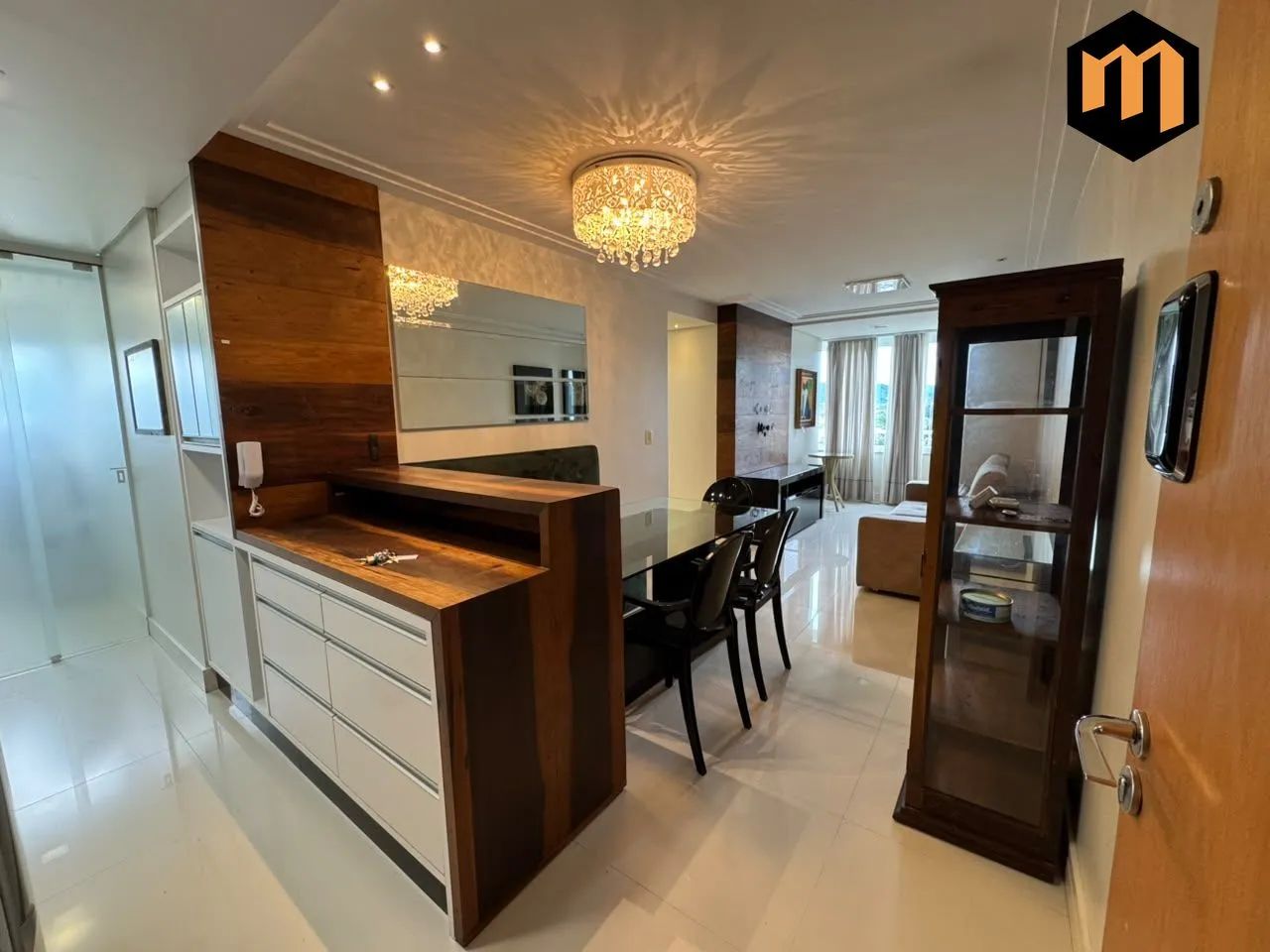 Apartamento Mobiliado com 2 quartos sendo 1 suíte + Closet