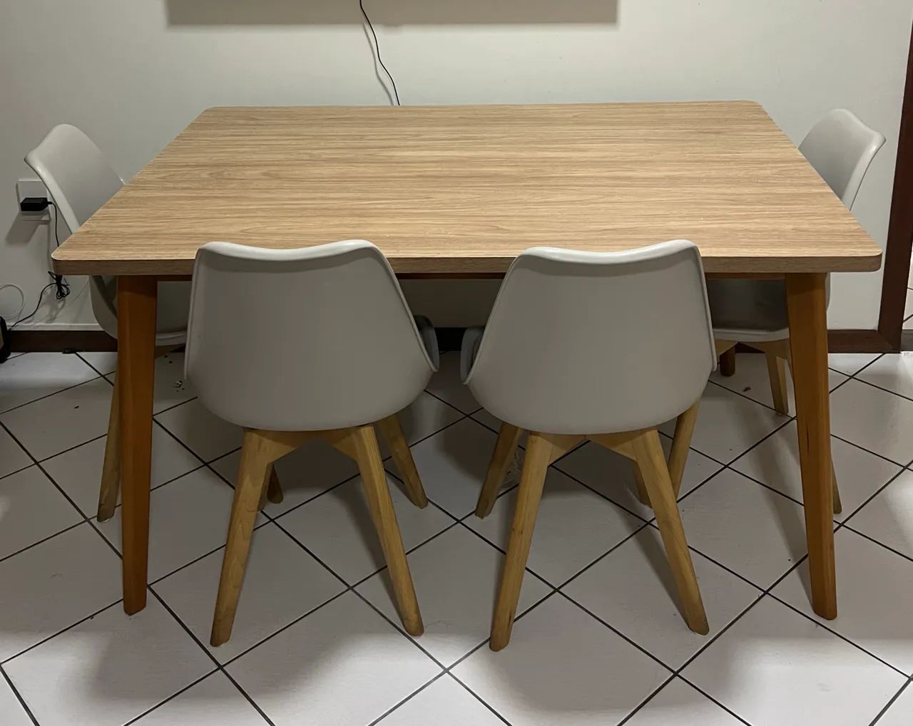 Mesa de jantar com 4 cadeiras - Foto 3