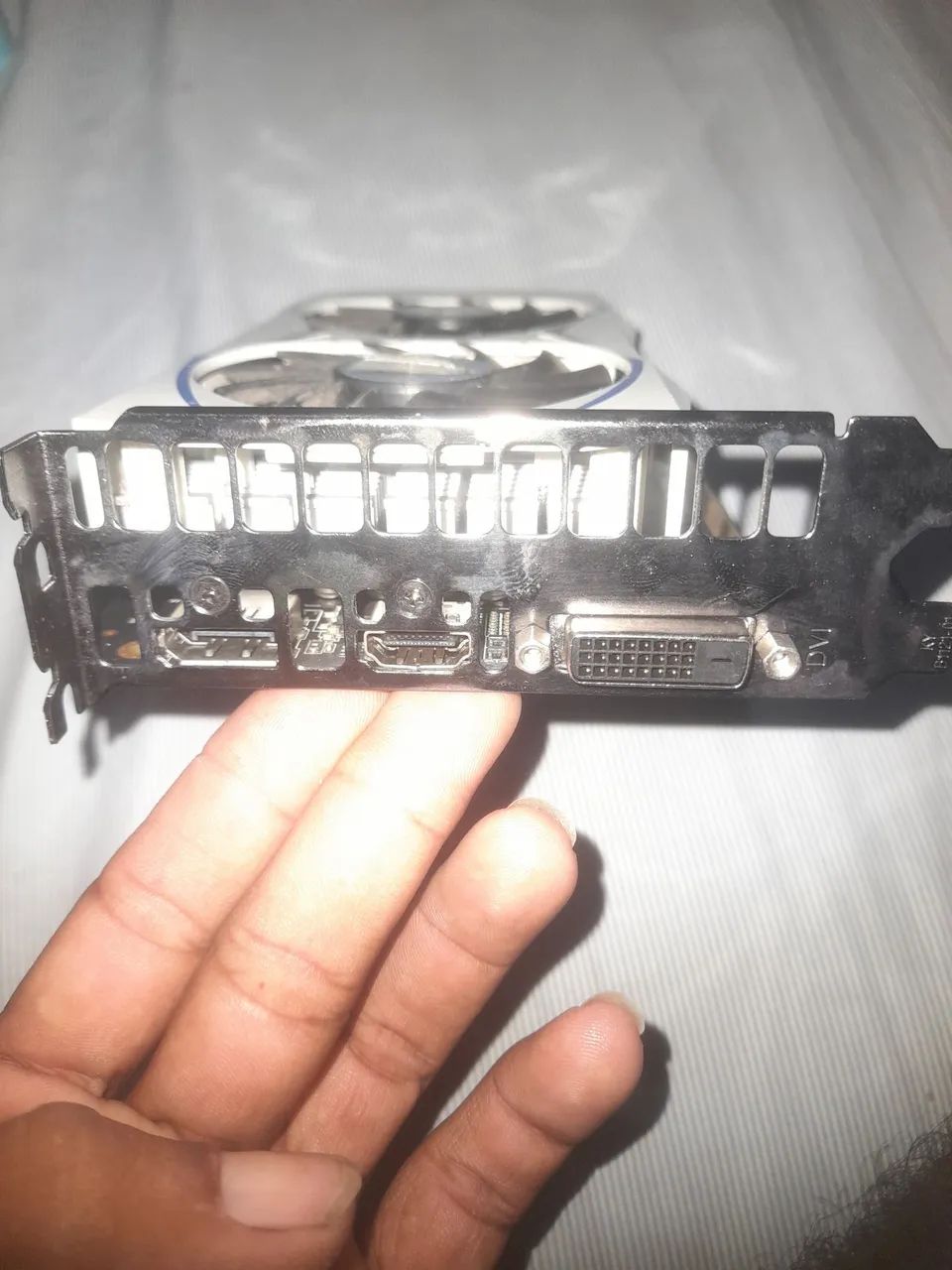 Placa de vídeo com defeito 4GB  - Foto 2