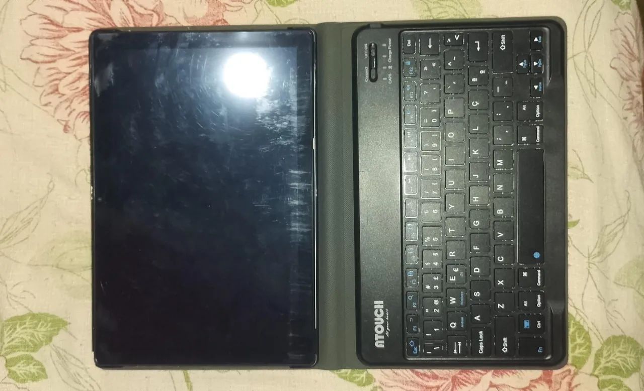 Tablet semi-novo