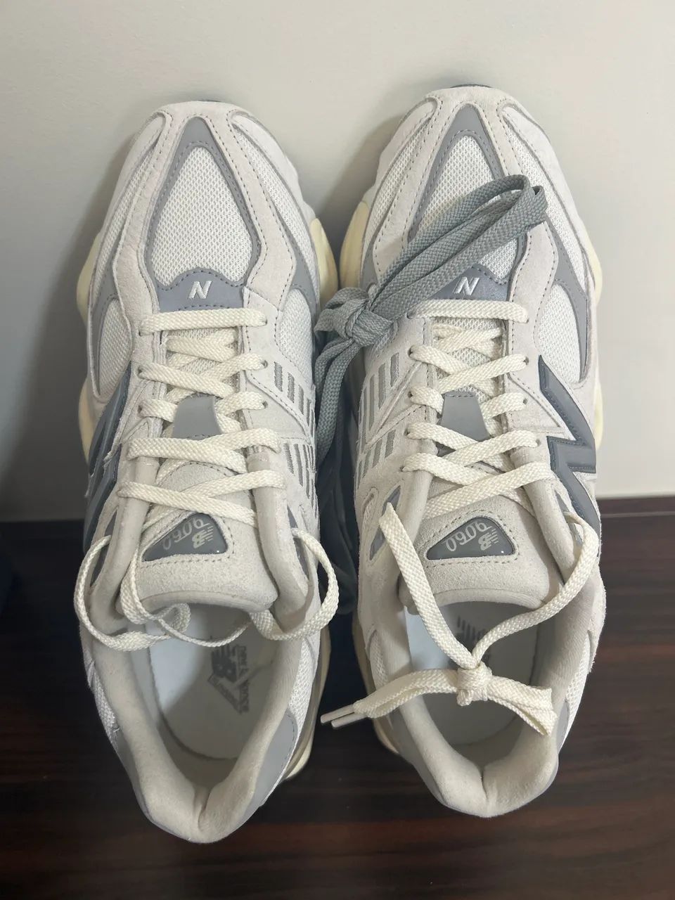Tênis New balance 9060 Branco e cinza original 43/44 - Foto 5