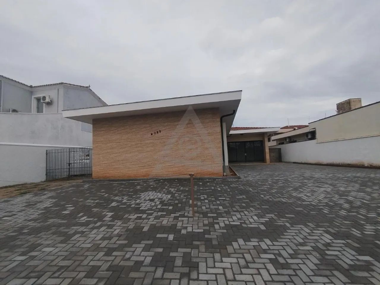 Casa à venda e para alugar em Campinas, Nova Campinas, com 4 quartos, com 213 m² - Foto 2