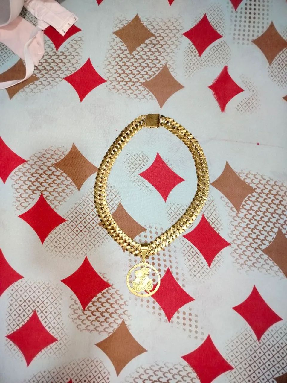 Cordão feito de moeda antiga com medalha - Foto 5