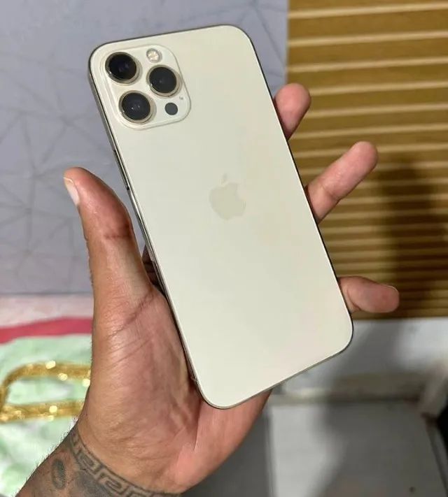 Iphone 12 pro max dourado  - Foto 3