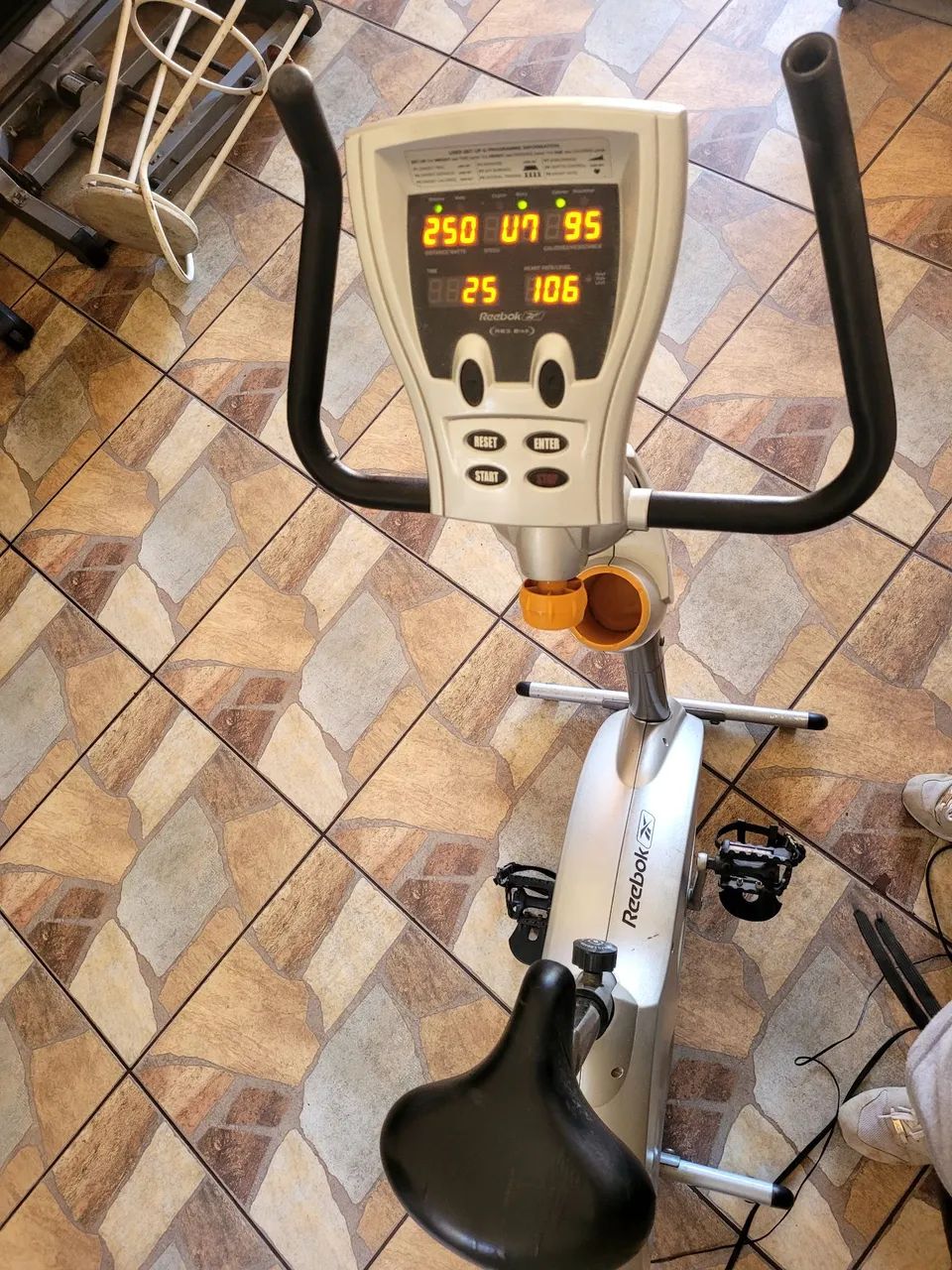 Bicicleta ergométrica reebok eletromagnética 