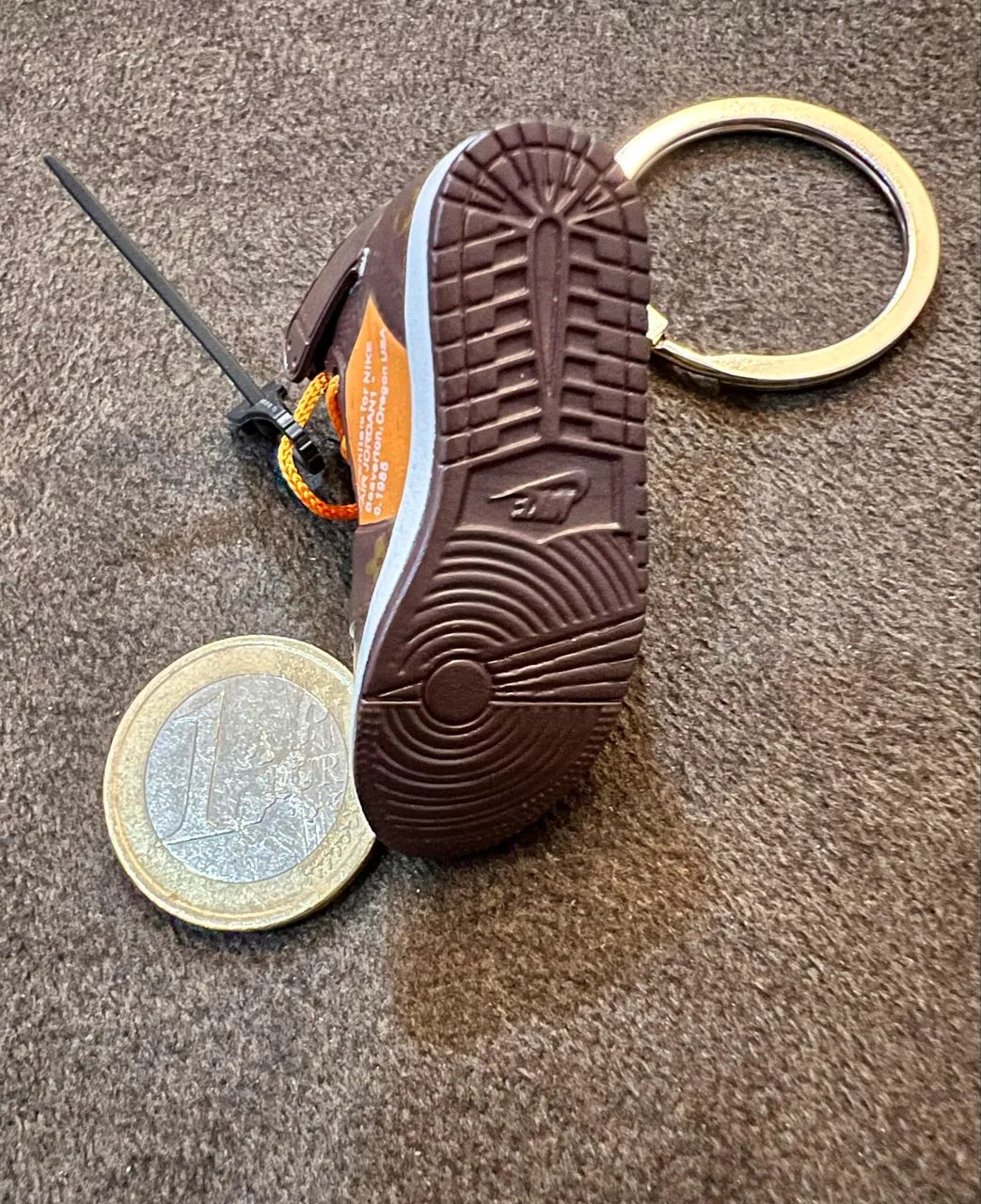  Chaveiro Louis Vuitton e Nike  - Foto 4