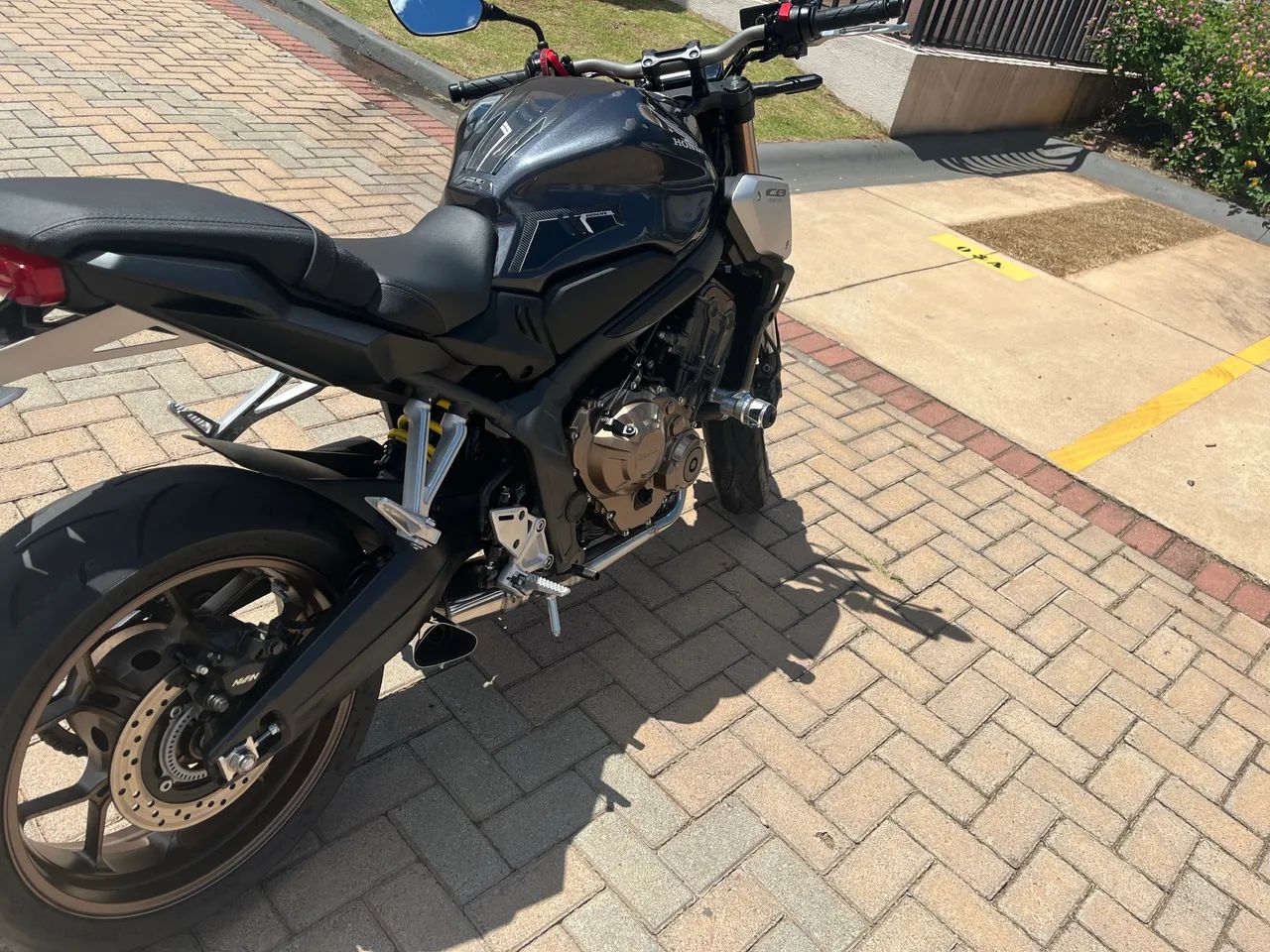 Cb 650R - Foto 2