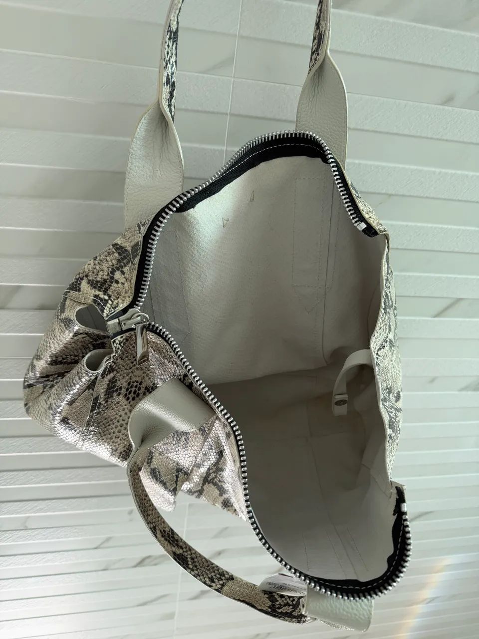 Bolsa schutz couro phyton - Foto 2