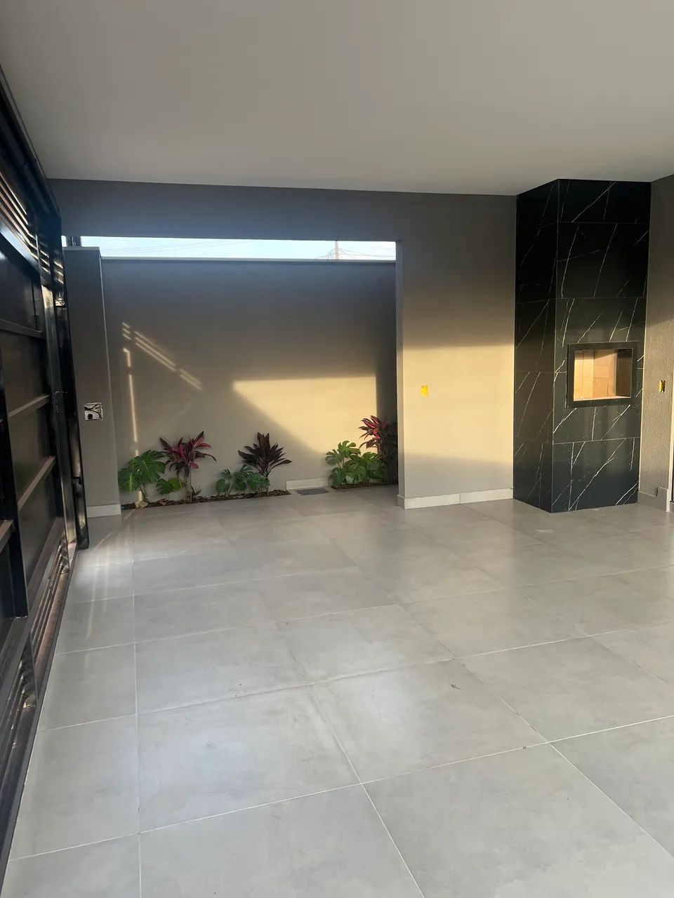 Linda Casa com quintal e paisagismo - Foto 4