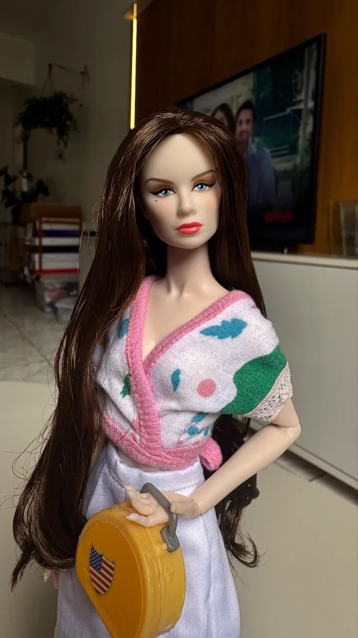 Boneca tipo Barbie articulada  - Foto 4